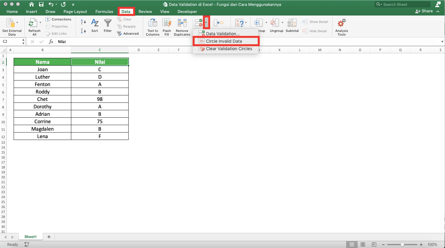 Data Validation di Excel: Fungsi dan Cara Menggunakannya - Screenshot Lokasi Tab Data, Tombol Dropdown Data Validation, dan Pilihan Circle Invalid Data